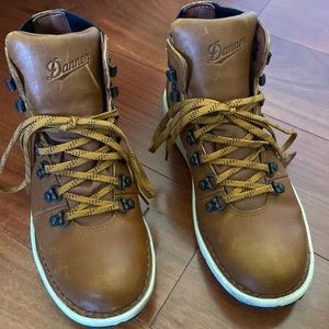 Danner Womens leather boots size 7